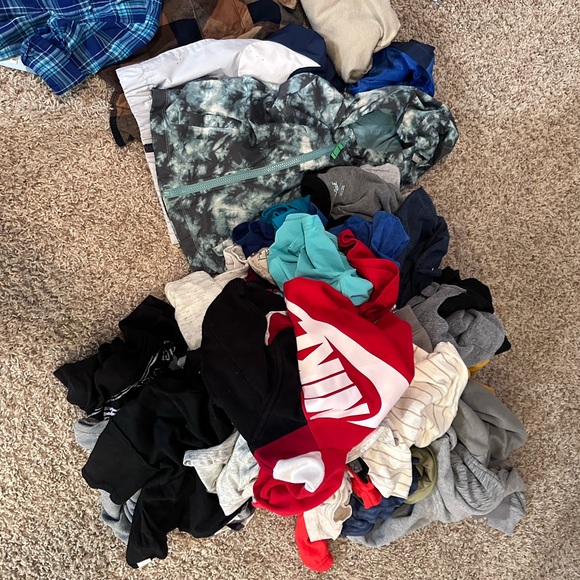 Clothes - Picture 2 of 3